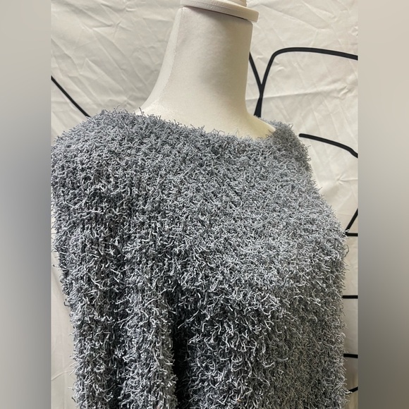 BB DAKOTA Woman’s Large Grey Scruffy-Textured Pullover Sweater - Picture 2 of 7